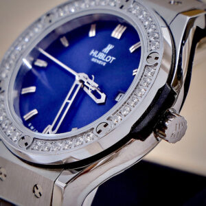 Đồng Hồ Hublot Classic Fusion Nữ Đính Đá Fake Máy Pin Nhật Màu Xanh Dương 33mm (3)