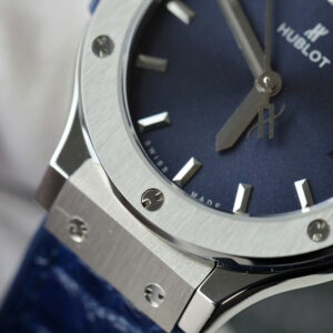 Đồng Hồ Hublot Classic Fusion Titanium Màu Xanh Blue Replica Nữ Nhà Máy HB 33mm (1)