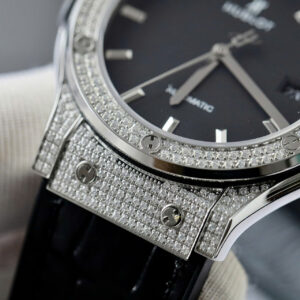 Đồng Hồ Hublot Classic Fusion Titanium Replica Màu Đen Đính Kim Cương Moissanite 42mm (10)