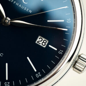 Đồng Hồ IWC Schaffhausen Portofino Replica Cao Cấp Mặt Đen Dây Thép Lụa 40mm (8)