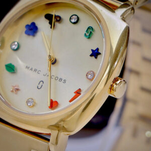 Đồng Hồ Marc Jacobs Nữ Mặt Vuông Dây Kim Loại Màu Vàng Like Auth 34mm (10)