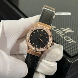 Đồng Hồ Nữ Hublot Classic Fusion King Gold Độ Kim Cương Moissanite 33mm (4)