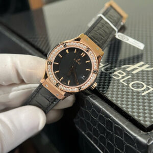 Đồng Hồ Nữ Hublot Classic Fusion King Gold Độ Kim Cương Moissanite 33mm (4)