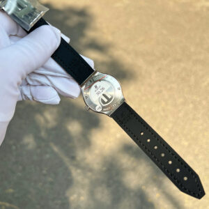 Đồng Hồ Nữ Hublot Classic Fusion Titanium Đính Kim Cương Moissanite Chế Tác Mặt Xám 33mm (3)