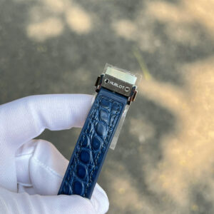 Đồng Hồ Nữ Hublot Classic Fusion Titanium Đính Kim Cương Moissanite Màu Xanh Dương 33mm (6)