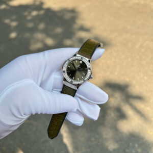 Đồng Hồ Nữ Hublot Classic Fusion Titanium Đính Kim Cương Moissanite Màu Xanh Lá Cây 33mm (6)