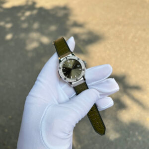 Đồng Hồ Nữ Hublot Classic Fusion Titanium Đính Kim Cương Moissanite Màu Xanh Lá Cây 33mm (6)