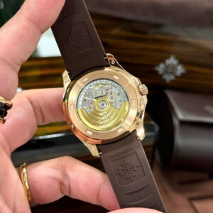 Đồng Hồ Patek Philippe Aquanaut 5261R Replica 1 1 Dây Cao Su Màu Nâu 40mm (3)