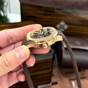 Đồng Hồ Patek Philippe Aquanaut 5261R Replica 1 1 Dây Cao Su Màu Nâu 40mm (3)