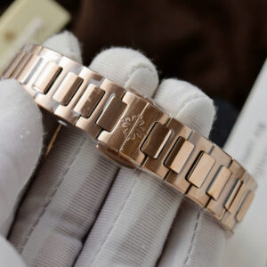 Đồng Hồ Patek Philippe Nautilus 7010R Mặt Xanh Dương Đính Đá Replica 32mm (1)