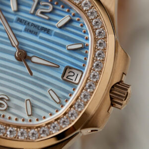 Đồng Hồ Patek Philippe Nautilus 7010R Mặt Xanh Dương Đính Đá Replica 32mm (1)