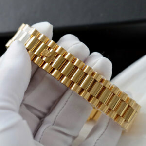 Đồng Hồ Rolex Day-Date 118338 Bọc Vàng Thật Đính Moissanite Mặt Xanh Lá Cây 36m (2)