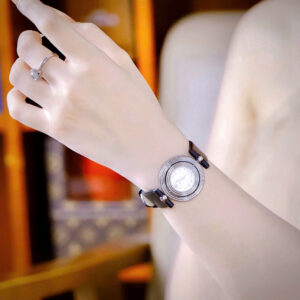 Đồng Hồ Versace Eon Mặt Xoay 360 Độ Nữ Dây Da Màu Đen Mặt Trắng Like Auth 30mm (4)