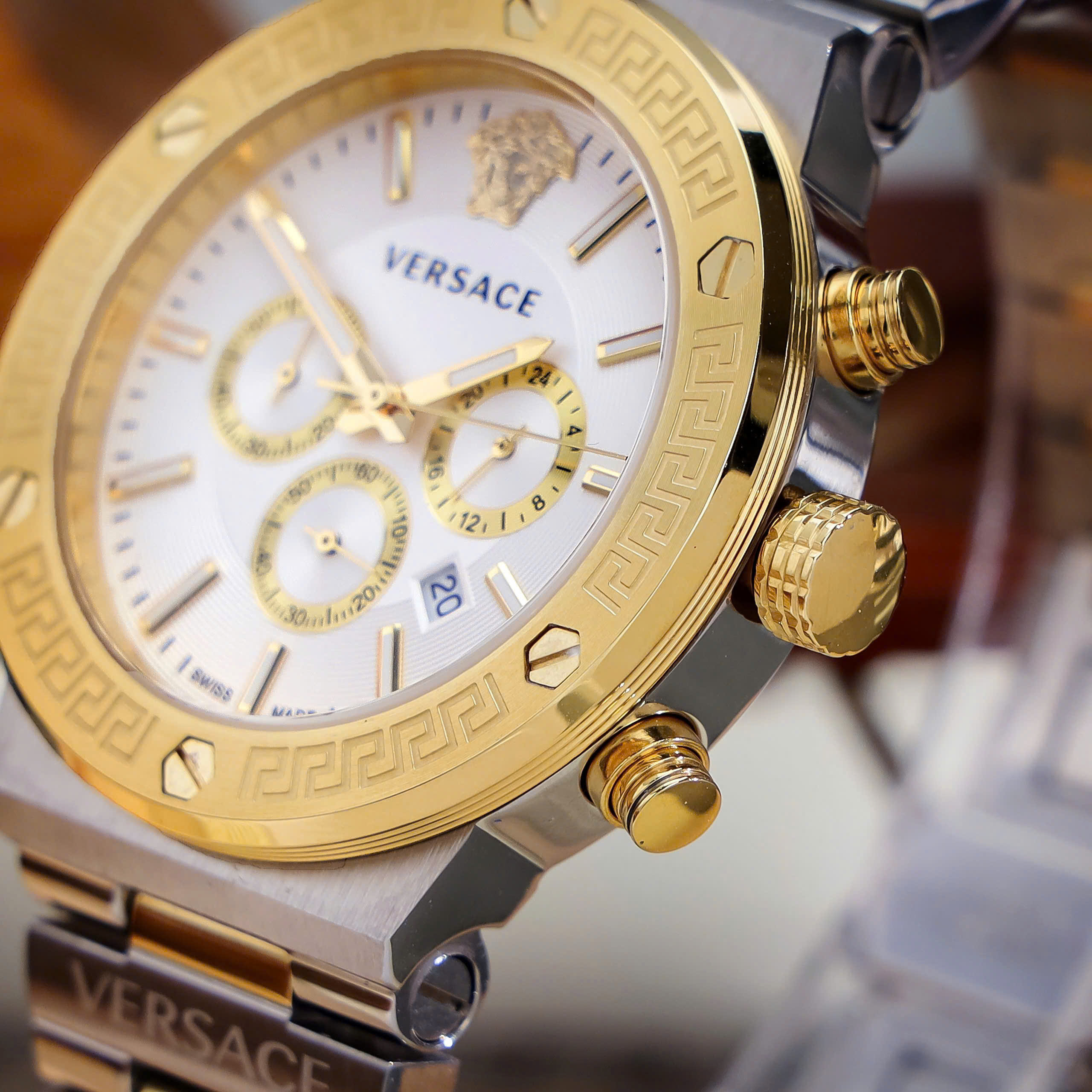 Đồng Hồ Versace Greca Logo Chronograph Demi Siêu Cấp Mặt Trắng 43mm (3)