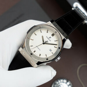 Đồng Hồ Hublot Classic Fusion Chế Tác Titanium Máy SW300 Dây Da Cá Sấu Tự Nhiên 42mm (1)