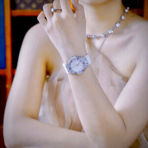 Đồng Hồ Hublot Nữ Đính Full Đá Mặt Số Trắng Dây Cao Su Máy Pin Nhật 33mm (2)