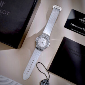 Đồng Hồ Hublot Nữ Đính Full Đá Mặt Số Trắng Dây Cao Su Máy Pin Nhật 33mm (2)