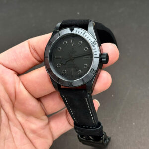 Đồng Hồ Tudor Black Bay M79210CNU Chế Tác Vỏ Gốm Đen Dây Da 41mm (6)