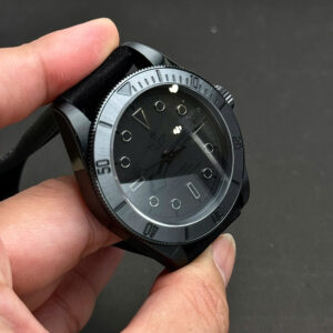 Đồng Hồ Tudor Black Bay M79210CNU Chế Tác Vỏ Gốm Đen Dây Da 41mm (6)