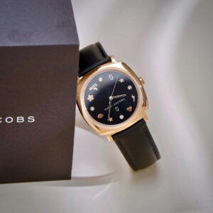 Đồng Hồ Marc Jacob Siêu Cấp Nữ Dây Da Màu Đen Mặt Vuông Máy Pin 34mm (1)