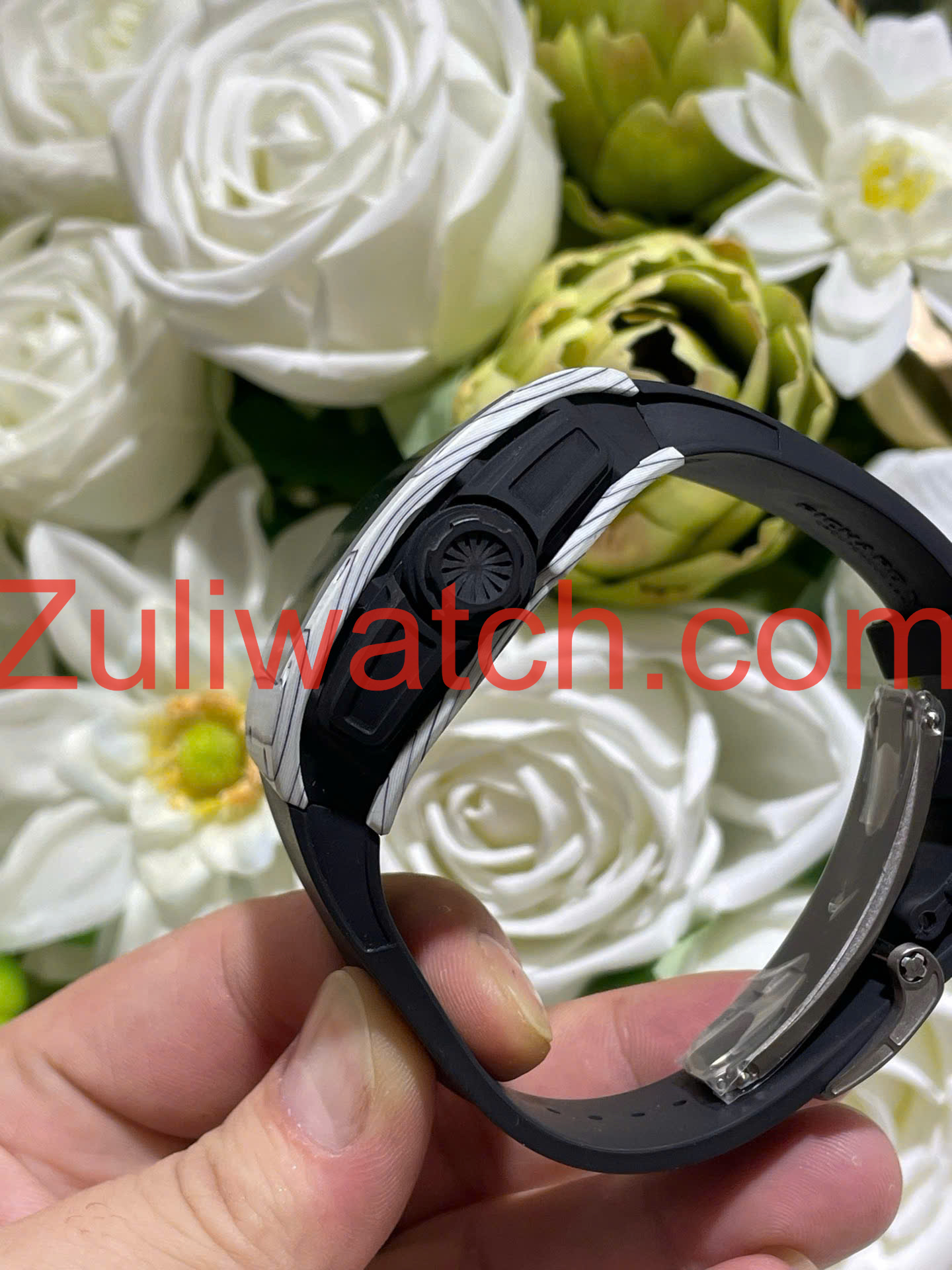 Đồng Hồ Richard Mille Tinh Chỉnh Độc Quyền RM61-01 Yohan Blake CAFQ Ultimate Carbon Top 1 Thế Giới 42,7x50,23mm (1)