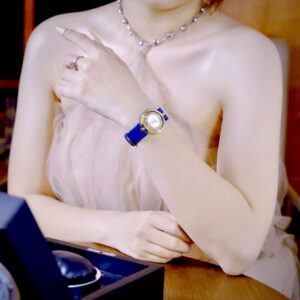 Đồng Hồ Versace Siêu Cấp Nữ Mặt Xoay 360 Độ Dây Da Màu Xanh Dương 33mm (11)