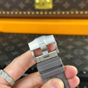 Đồng Hồ Audemars Piguet Royal Oak Offshore 15720 Rep 1 1 Dây Cao Su Màu Xám Nhà Máy APS 42mm (1)