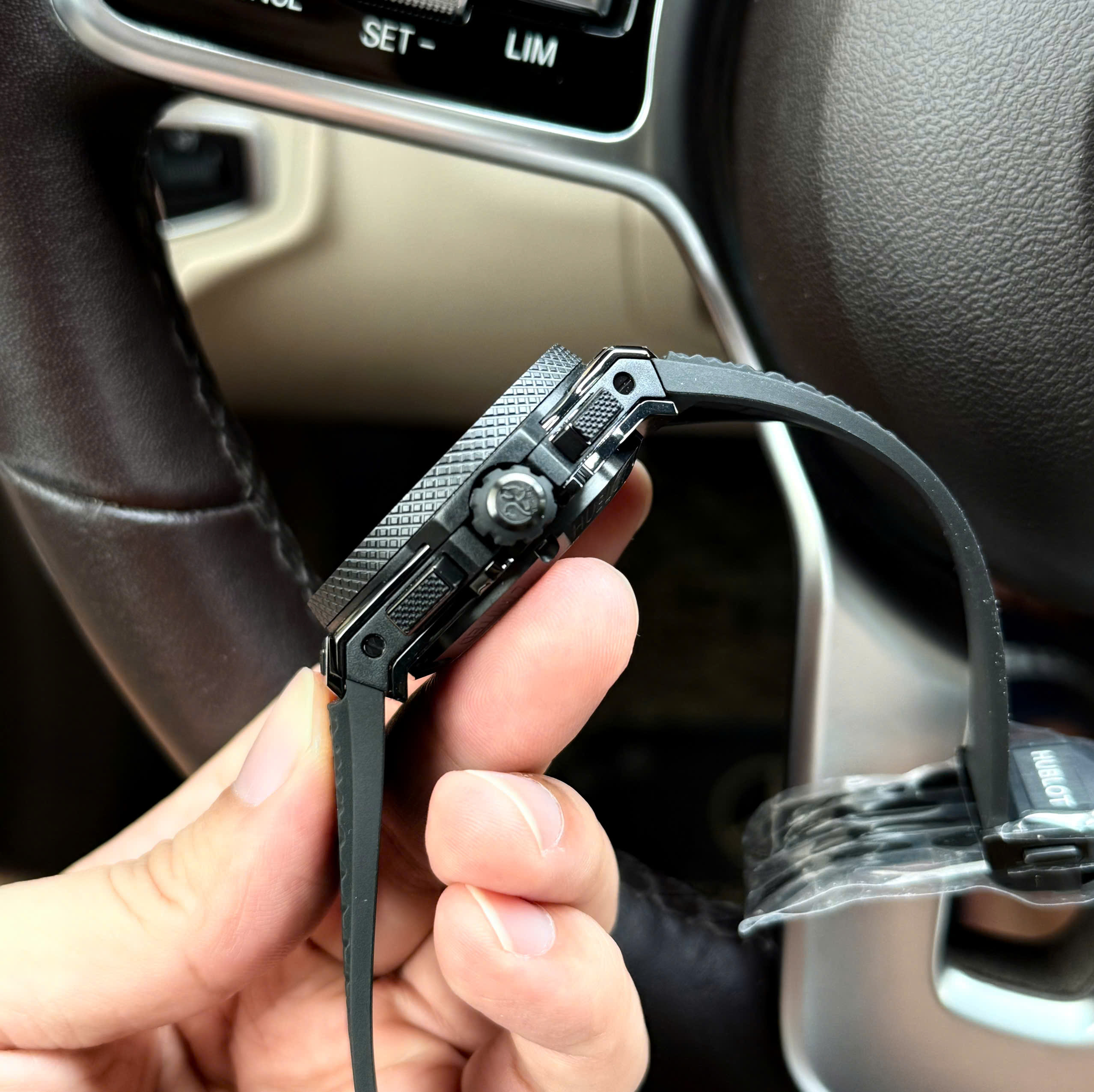 Đồng Hồ Hublot Big Bang Chronograph 20th Anniversary Beat Copy Ceramic Nhà Máy BBA 43mm (1)