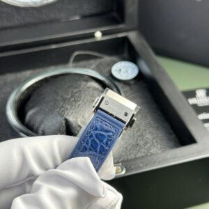 Đồng Hồ Hublot Classic Fusion Replica Mặt Số Xanh BLue Viền Đính Đá 33mm (1)