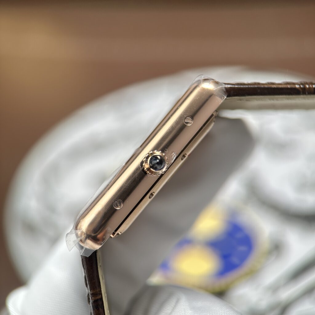 Đồng Hồ Cartier Tank Louis Màu Vàng Hồng Rep 1 1 Dây Da Cá Sấu 27.8×38 (1)