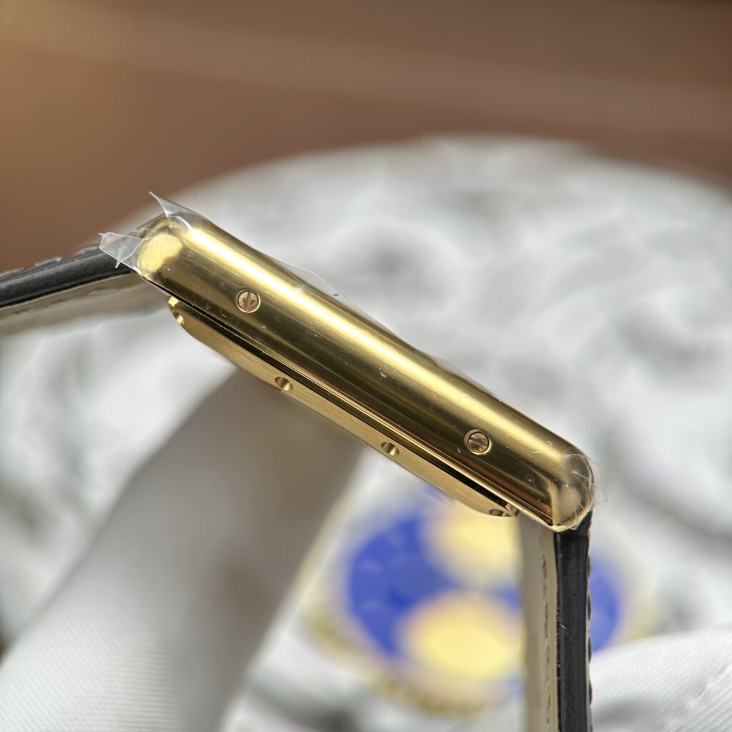 Đồng Hồ Cartier Tank Louis Replica 1 1 Mặt Số Màu Trắng Dây Da 27.8×38 (1)