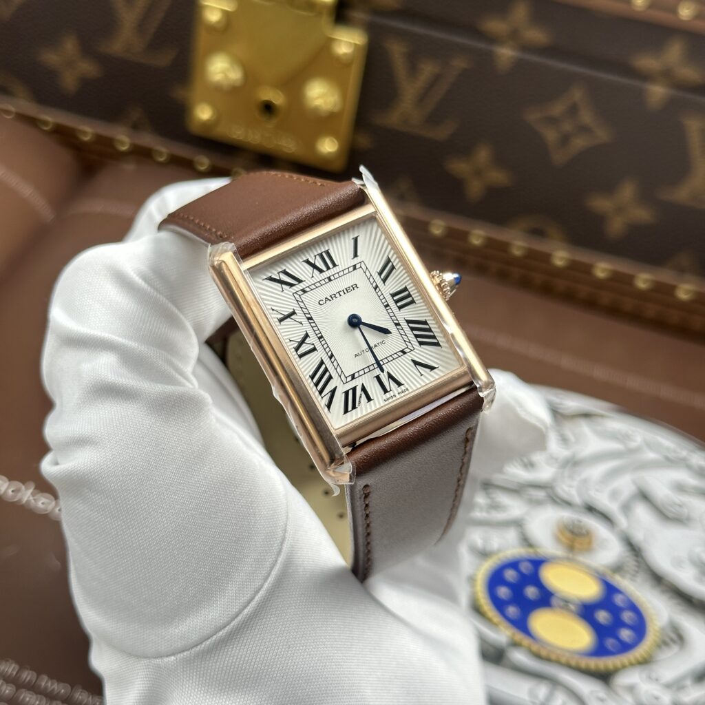 Đồng Hồ Cartier Tank Louis Màu Vàng Hồng Rep 1 1 Mặt Trắng Chải Tia 27.8×38.1mm